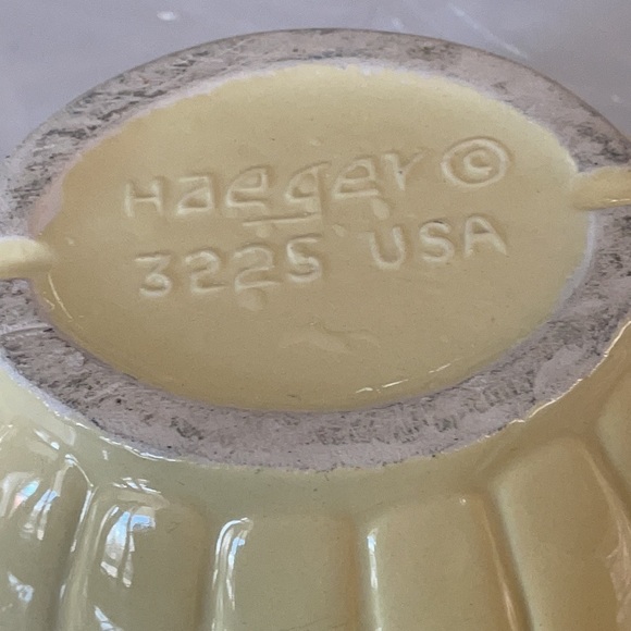 COVERED Scalloped Dish By HAEGER - Picture 4 of 11